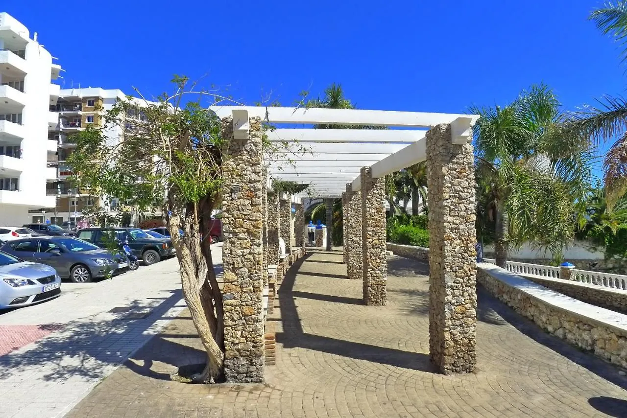 R1352 Pinomar D Villa Nerja Spain